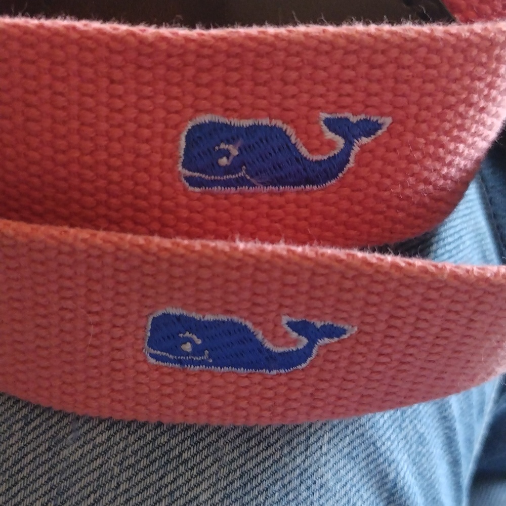 Vineyard Vines Whale Needlepoint Belt